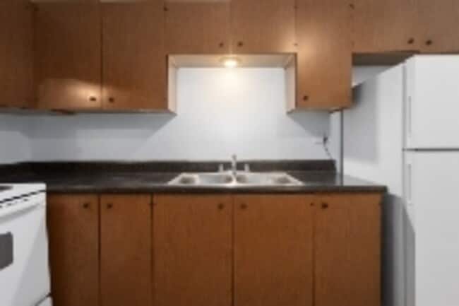 Building Photo - 420 W 89th St
