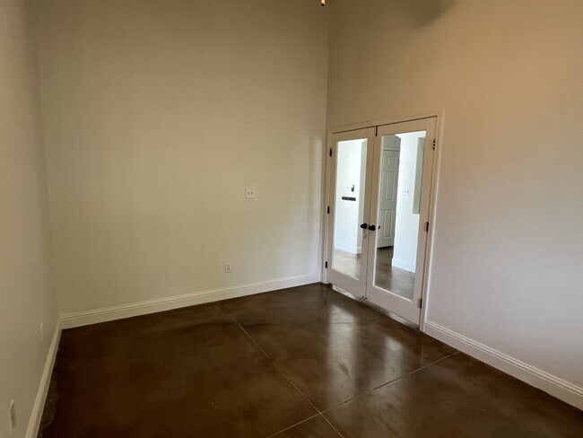 Building Photo - 5605 Scatena Isle Dr