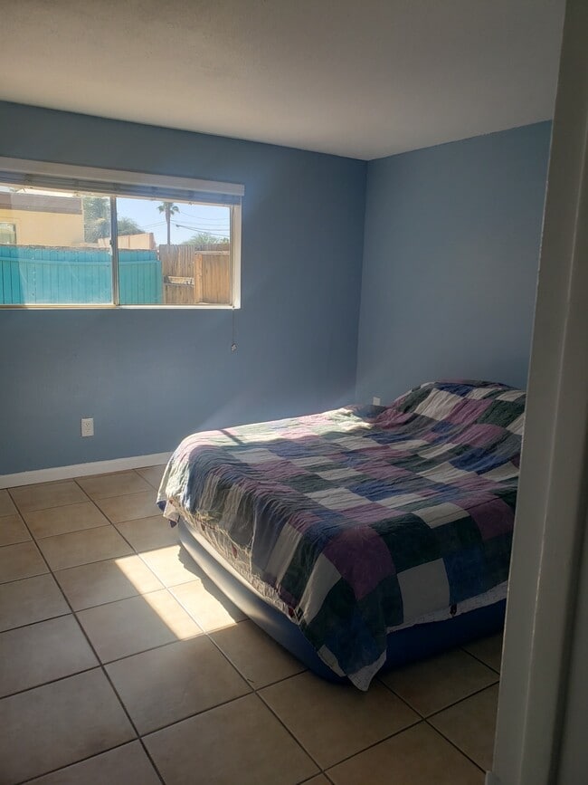 Building Photo - 3560 N Tucson Blvd