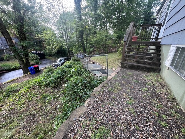 Building Photo - 3 Tryon Ave