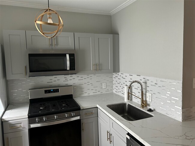 Building Photo - 5105 Sherman St