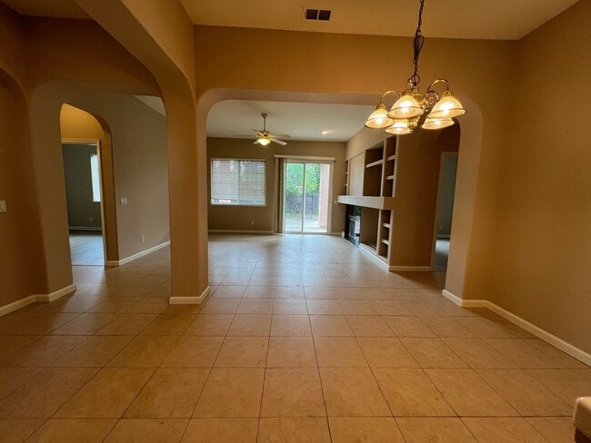 Building Photo - Charming Home Located in the Heart of Folsom