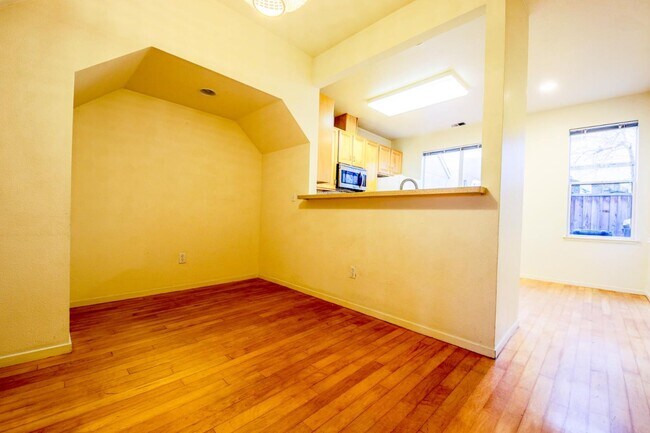 Building Photo - 106 Concord Cir