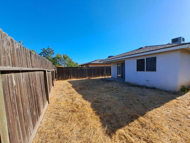 Building Photo - Central Unified District 3-bedroom 2-bathr...