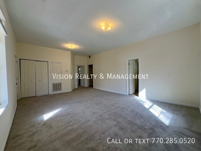 Building Photo - 909 Troup St