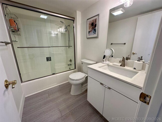 Building Photo - 5100 N Ocean Blvd