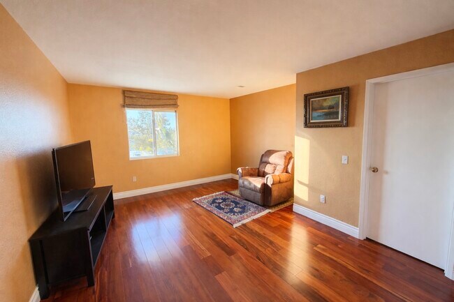 Building Photo - 730 Via Barquero