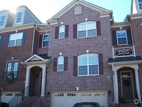 Building Photo - 414 Weatherbrook Way