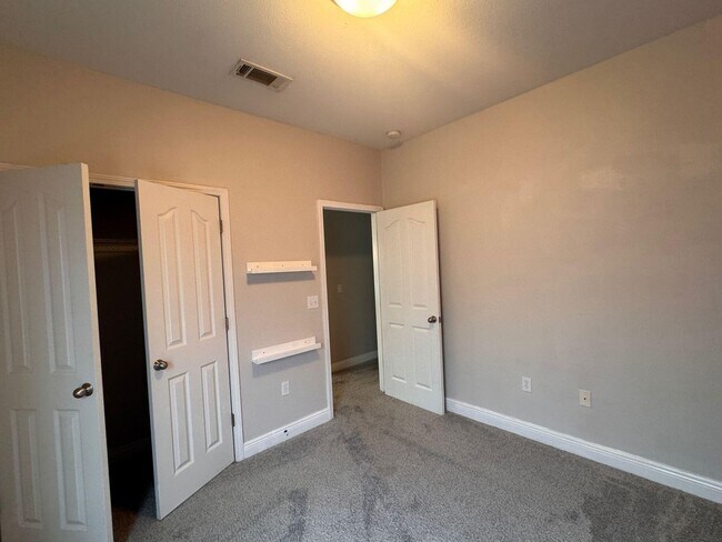 Building Photo - 744 Lime Ln