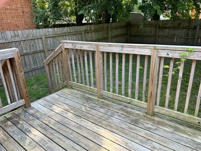 Building Photo - 4 bedroom, 3 bath 1,668 sf single family home located in Norfolk near ODU and Sentara Norfolk Gen...