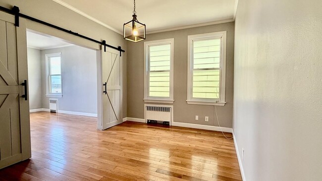 Building Photo - 7106 Cottage Ave