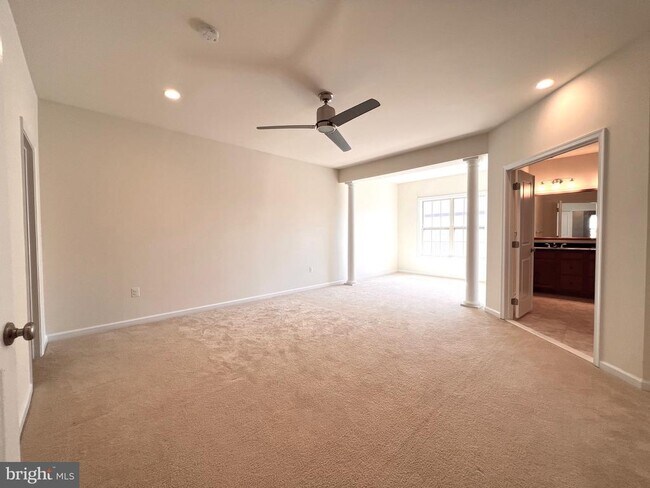Building Photo - 23480 Logans Ridge Terrace