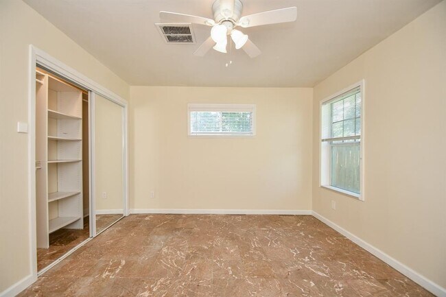Building Photo - 4113 Edison St