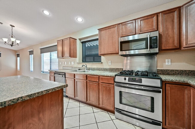 Building Photo - 8205 S 45th Ln