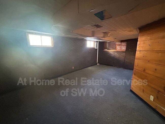Building Photo - 1040 S Ferguson Ave