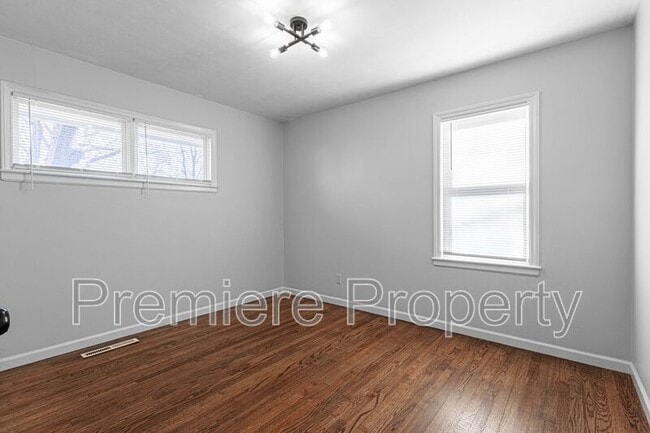 Building Photo - 7306 Elm Ave