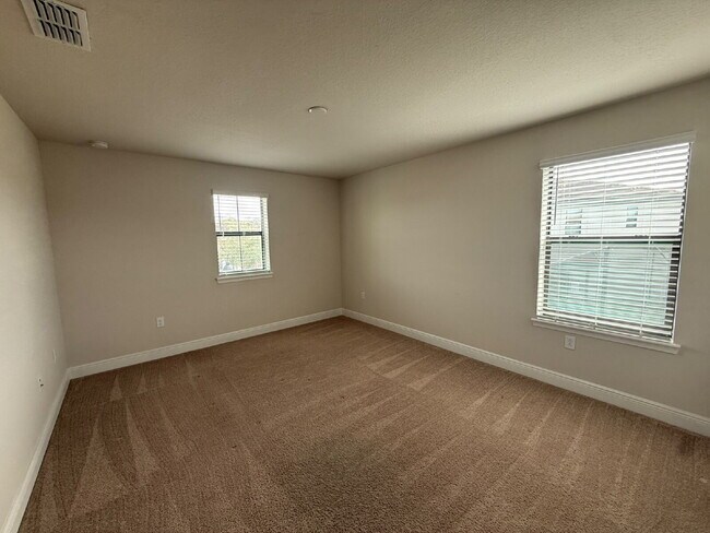 Building Photo - 139 Angela's Ave