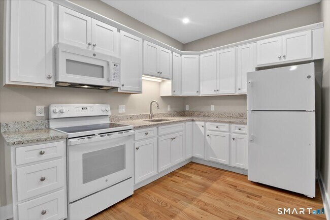 Building Photo - 23 S Main St