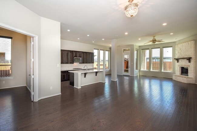 Building Photo - 2107 Blossomcrown Dr