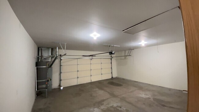 Building Photo - CM#4