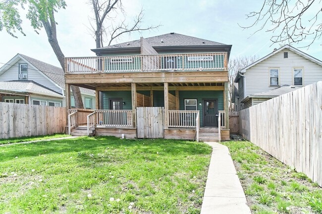 Building Photo - Fully Furnished 2BD Duplex in the Heart of downtown Indy!