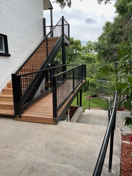 Building Photo - 3950 Turnpike Dr