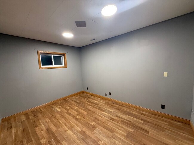 Building Photo - 900 N St