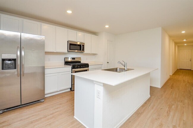 Building Photo - 27127 Breakaway Ln