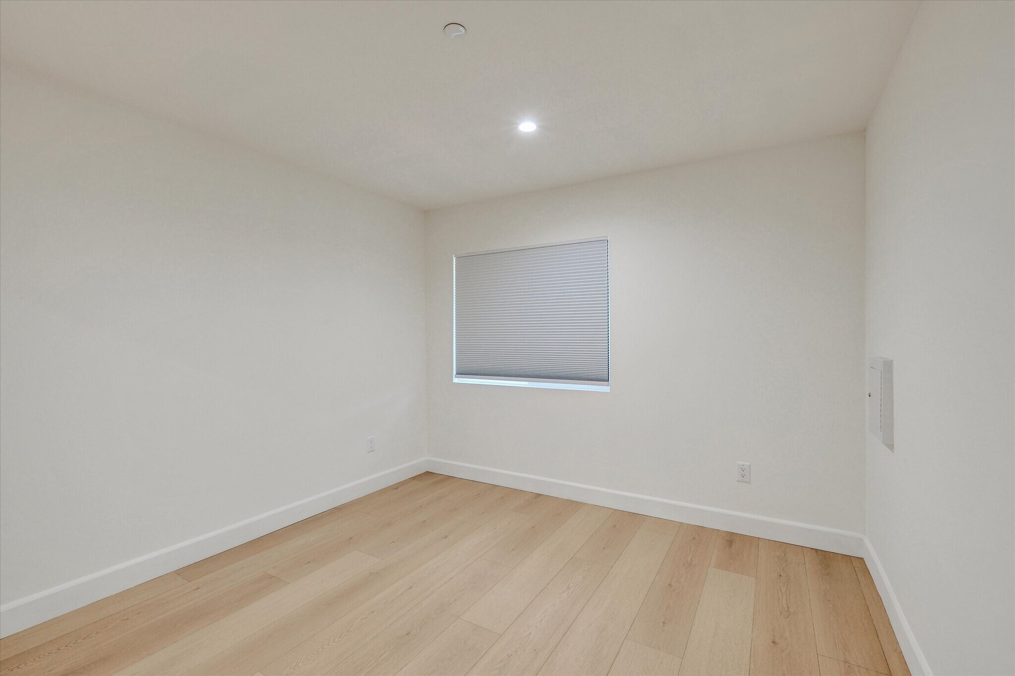 Building Photo - 5348 Thornburn St