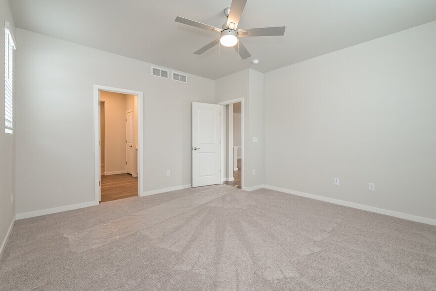 Building Photo - 1464 Orchard St