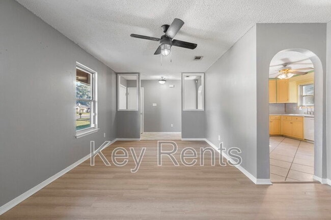 Building Photo - 6555 Bellview Pines Pl