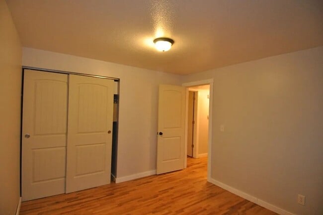 Building Photo - Completely renovated 4 bedroom in Kent!