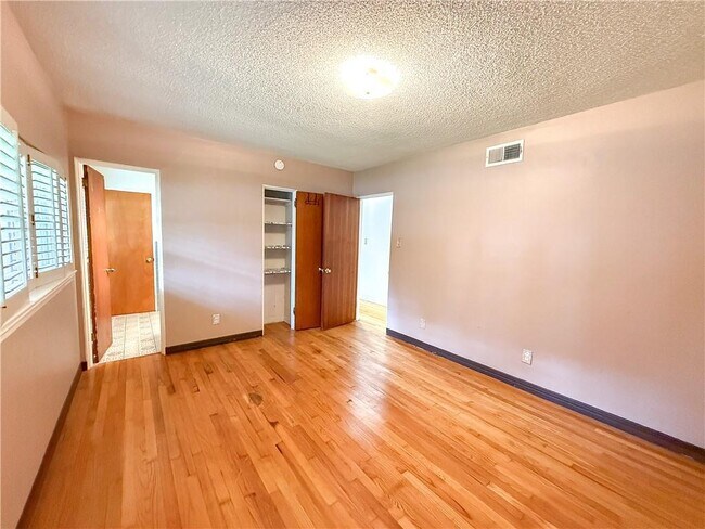 Building Photo - 2772 N Grafhill Dr