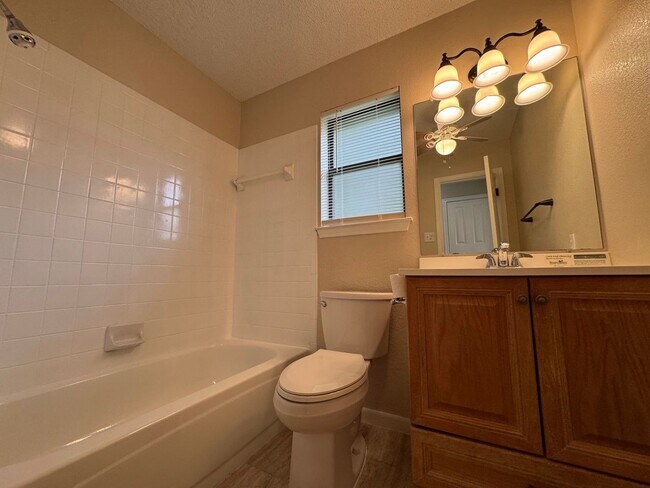 Building Photo - 4-Bedroom House for Rent in Killeen