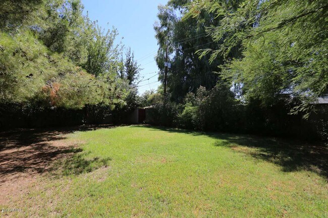 Building Photo - 5214 N 33rd St