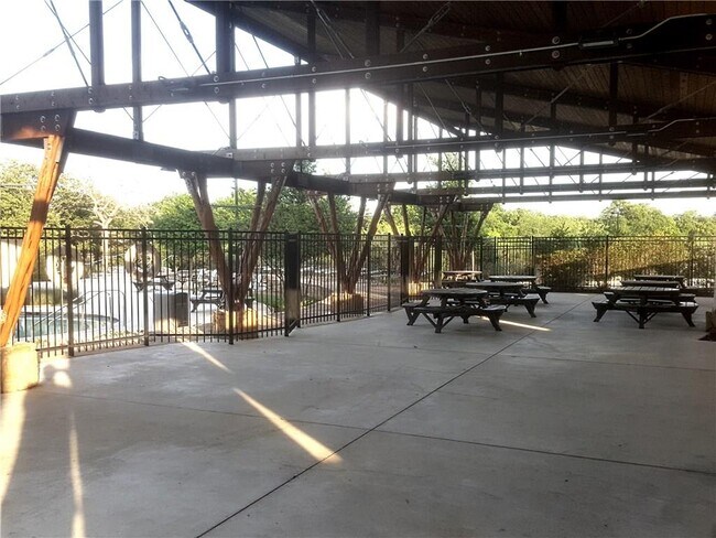 Building Photo - 121 El Ranchero Rd