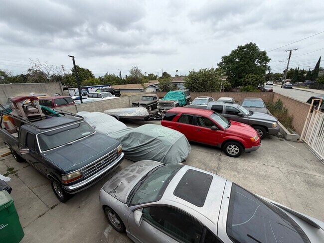 Building Photo - 3BEDROOM 1 BATHROOM COMMERCIAL PROPERTY