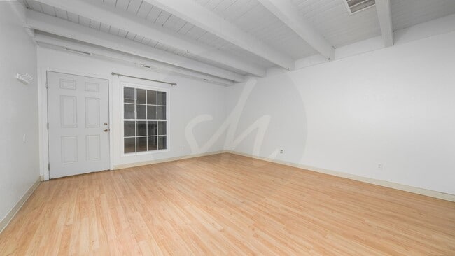 Building Photo - Two bedroom Condo Near Palmer Park