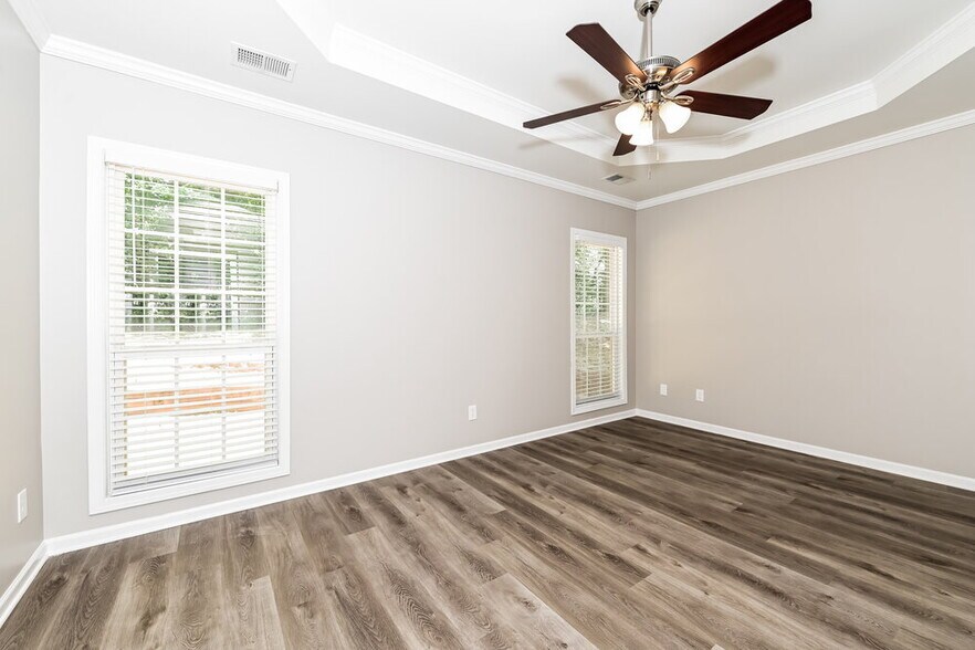 Building Photo - 26 Saddlewood