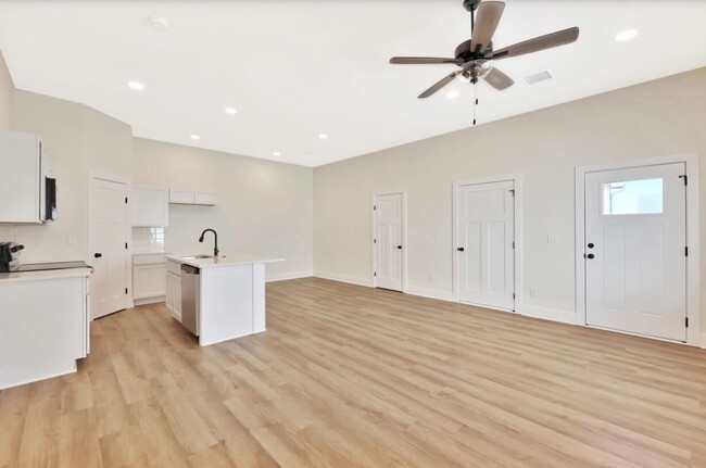 Building Photo - 17005 W Kashmir St