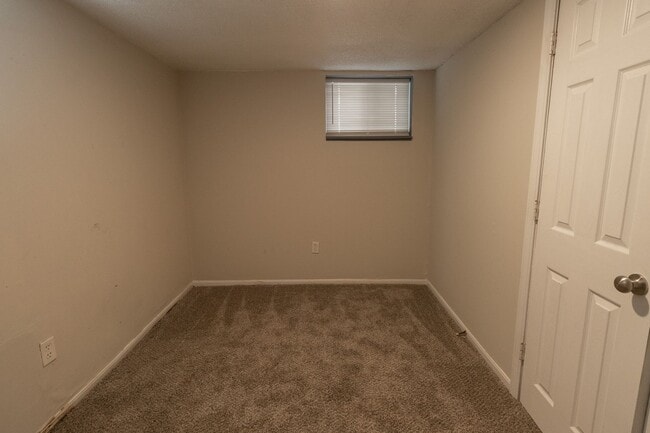 Building Photo - Downtown house off Hitt St!