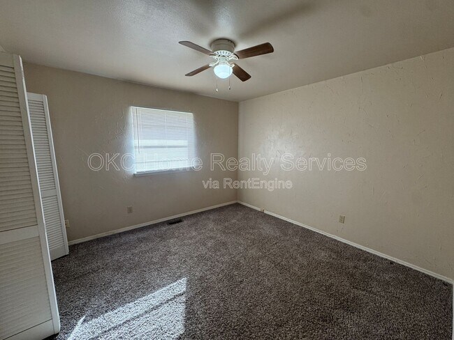 Building Photo - 3600 Willow Springs Dr