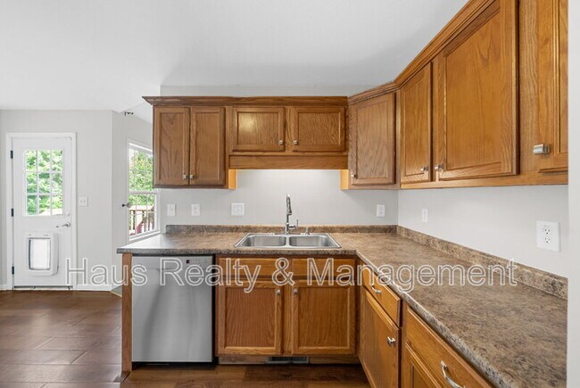 Building Photo - 1109 Gunpoint Dr