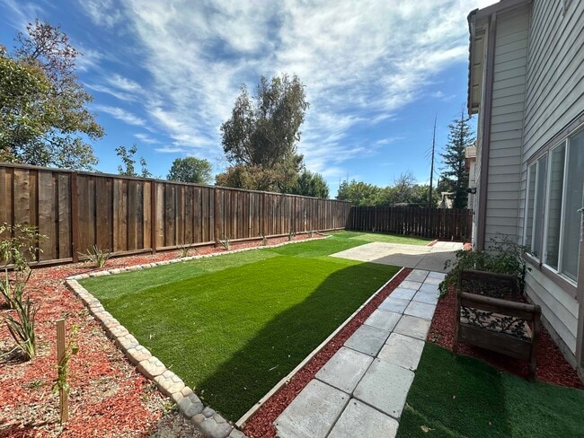 Building Photo - 1745 Mt Hamilton Dr