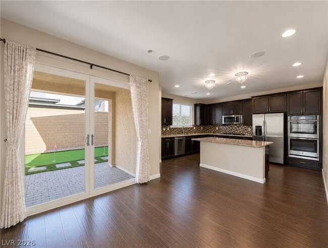 Building Photo - 141 Neverland Ave