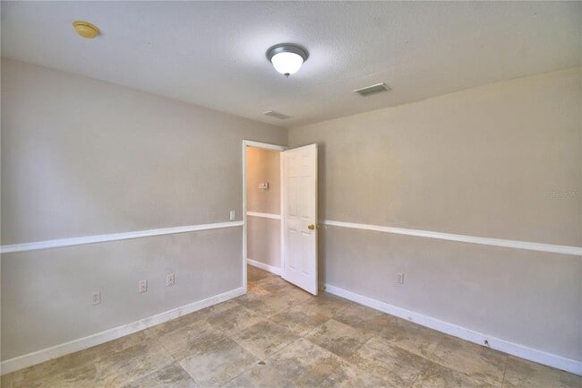 Building Photo - 223 Grouper Ct