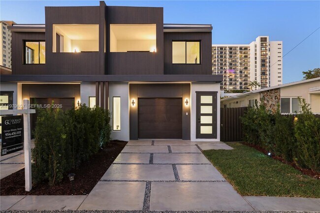 Building Photo - 3187 SW 23rd St