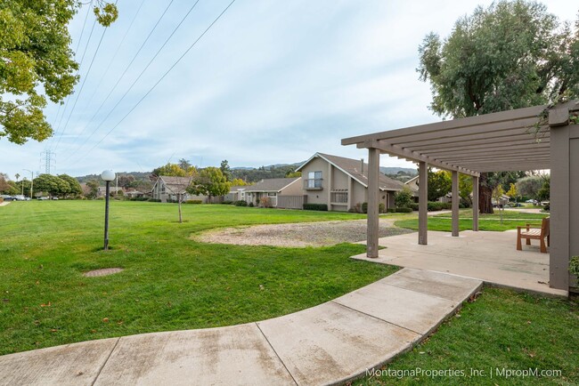 Building Photo - Spacious & Bright Los Gatos Home w/AC and ...