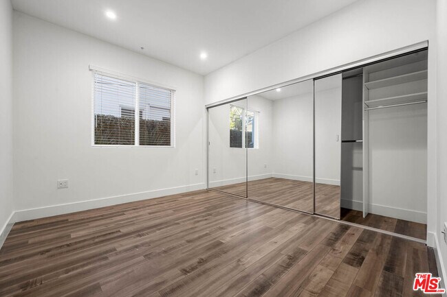 Building Photo - 1215 S Bedford St