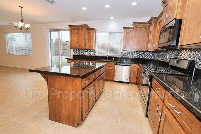 Building Photo - 9200 Rioja St